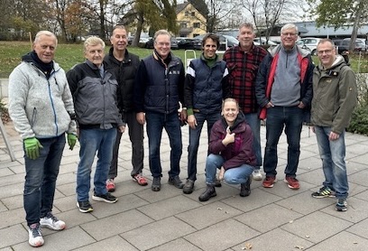Die Helferinnen und Helfer beim Cool Down auf der Tennisanlage