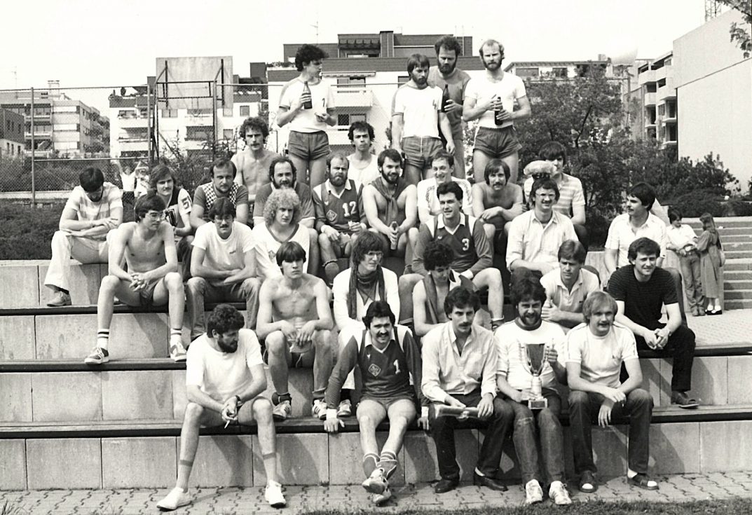 Volleyballer der Abteilung mit Gästen 1982