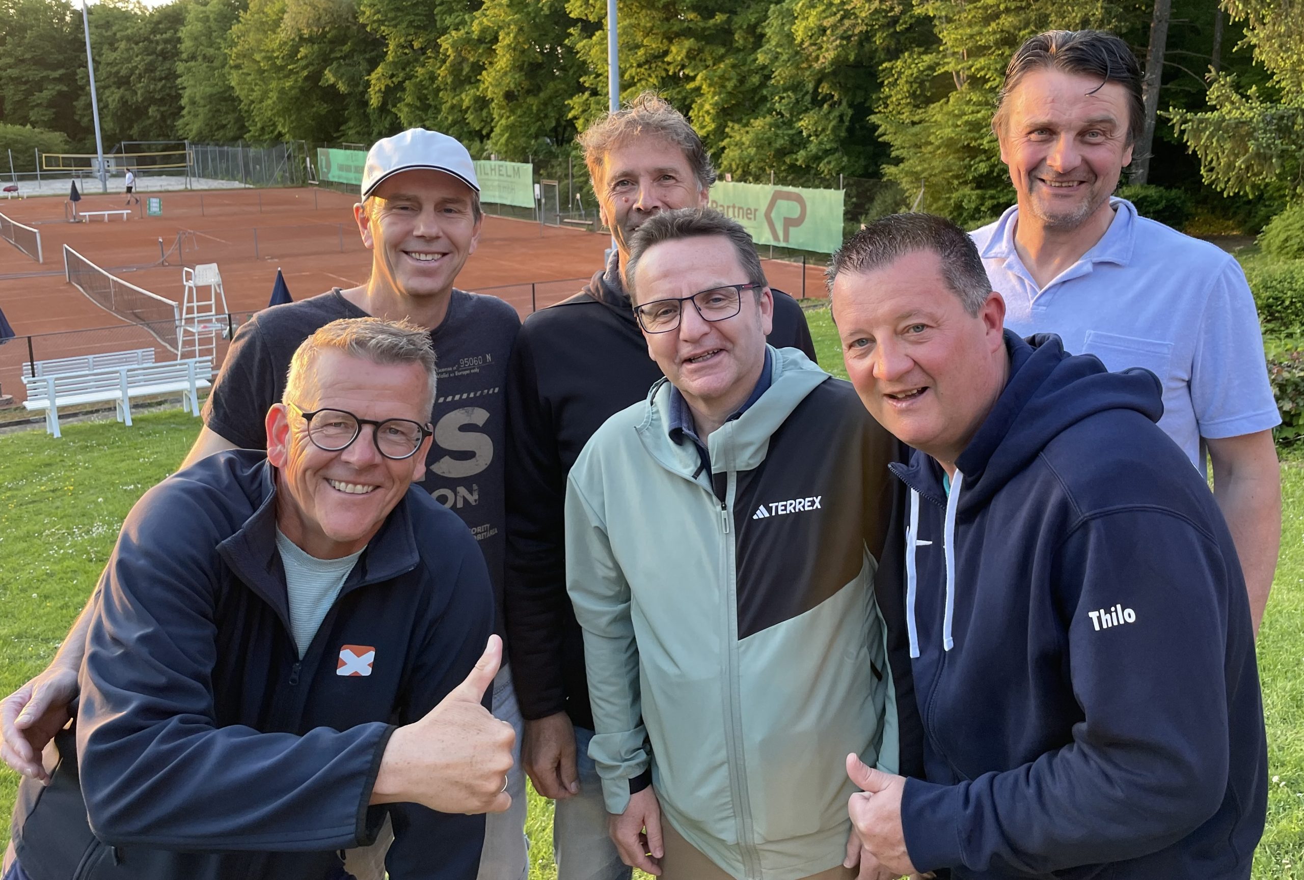 Das Bild zeigt das in Reutlingen siegreiche TSV-Team der Herren 55 
